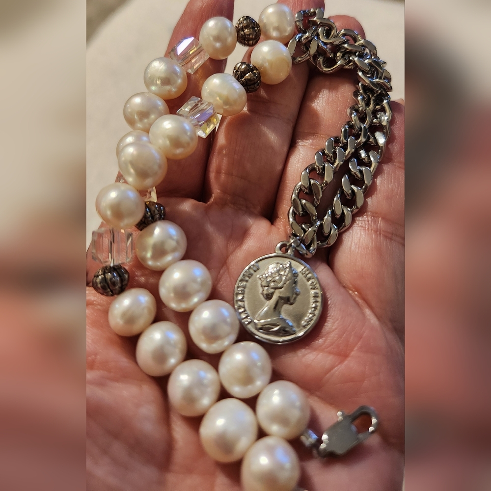 HAND CRAFTED Pearl and Chain Coin Medallion Necklace NWOT